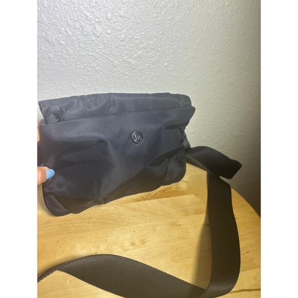 Lululemon Athletica Everywhere Belt Bag Black - Picture 7 of 9